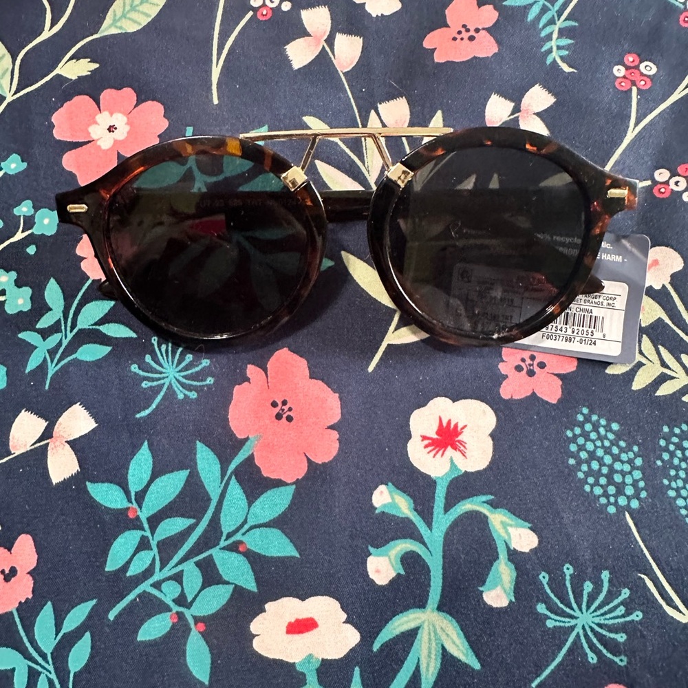 Universal Thread Tortoiseshell Sunglasses